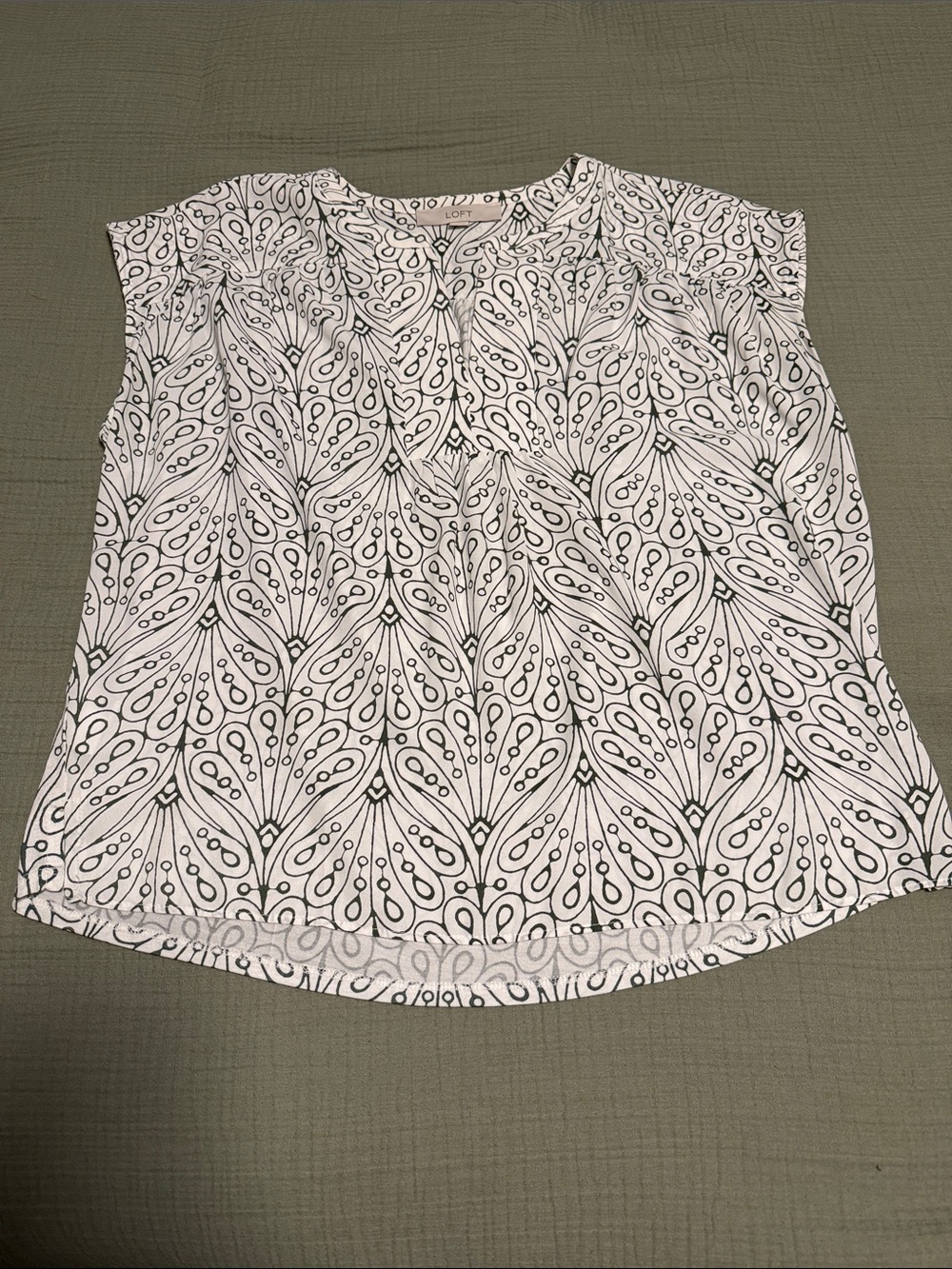 LOFT White & Green Patterned Cap Sleeve Blouse